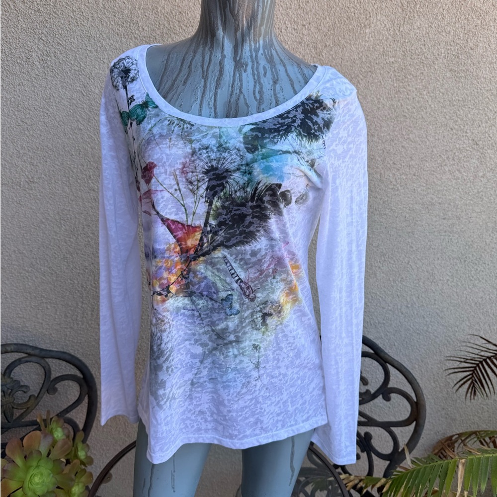 3/$45 Women's JEANS by BUFFALO White Graphic Long Sleeve Top